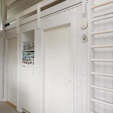 3 Bedroom Awesome Home In Lokken Casa de Férias Løkken