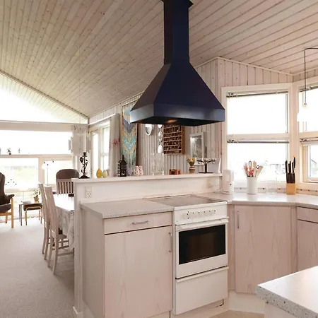 3 Bedroom Awesome Home In Lokken Casa de Férias Løkken