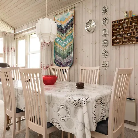 بيت للعطل 3 Bedroom Awesome In *